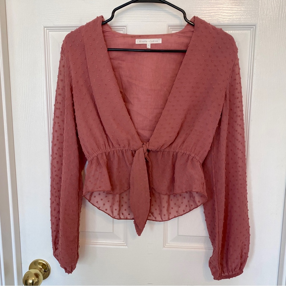 Pink flowy front tie blouse💐